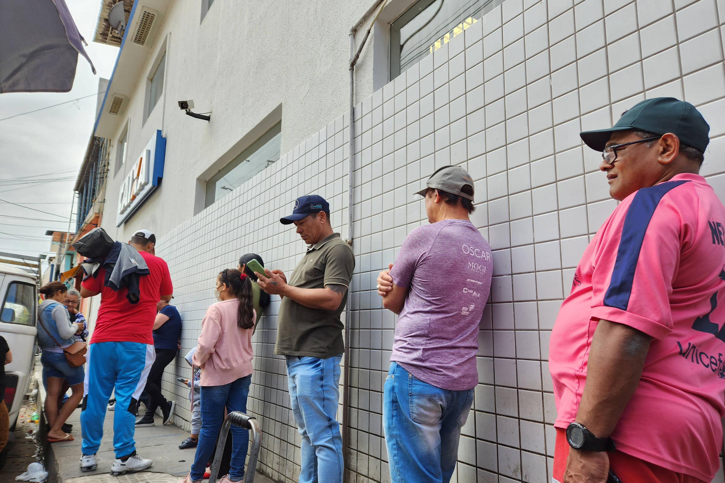 Dívida pública subirá até 2026, mas menos do projetado no fim de 2022